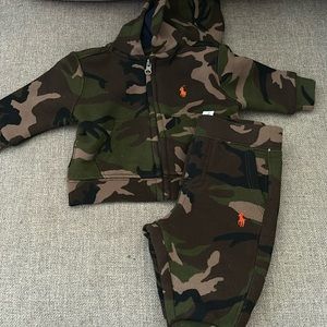 Almost new Polo sweatsuit. Size 3 Months